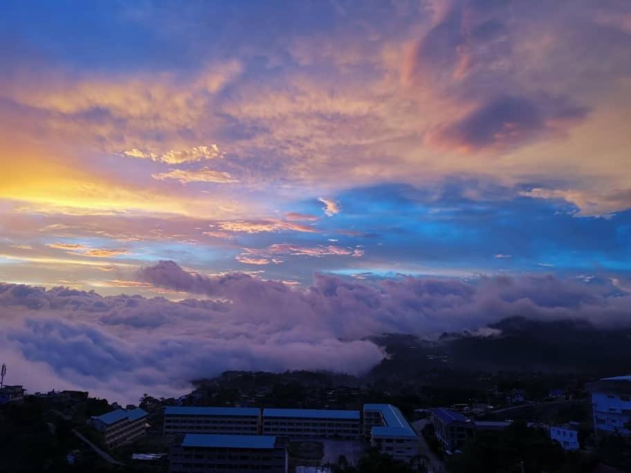 Vacation House In Baguio With Amazing Sunset Views バギオ エクステリア 写真