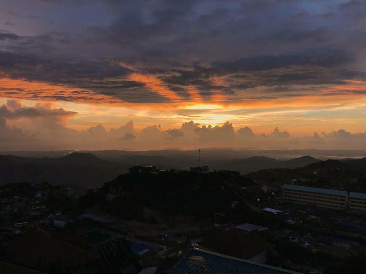 Vacation House In Baguio With Amazing Sunset Views バギオ エクステリア 写真